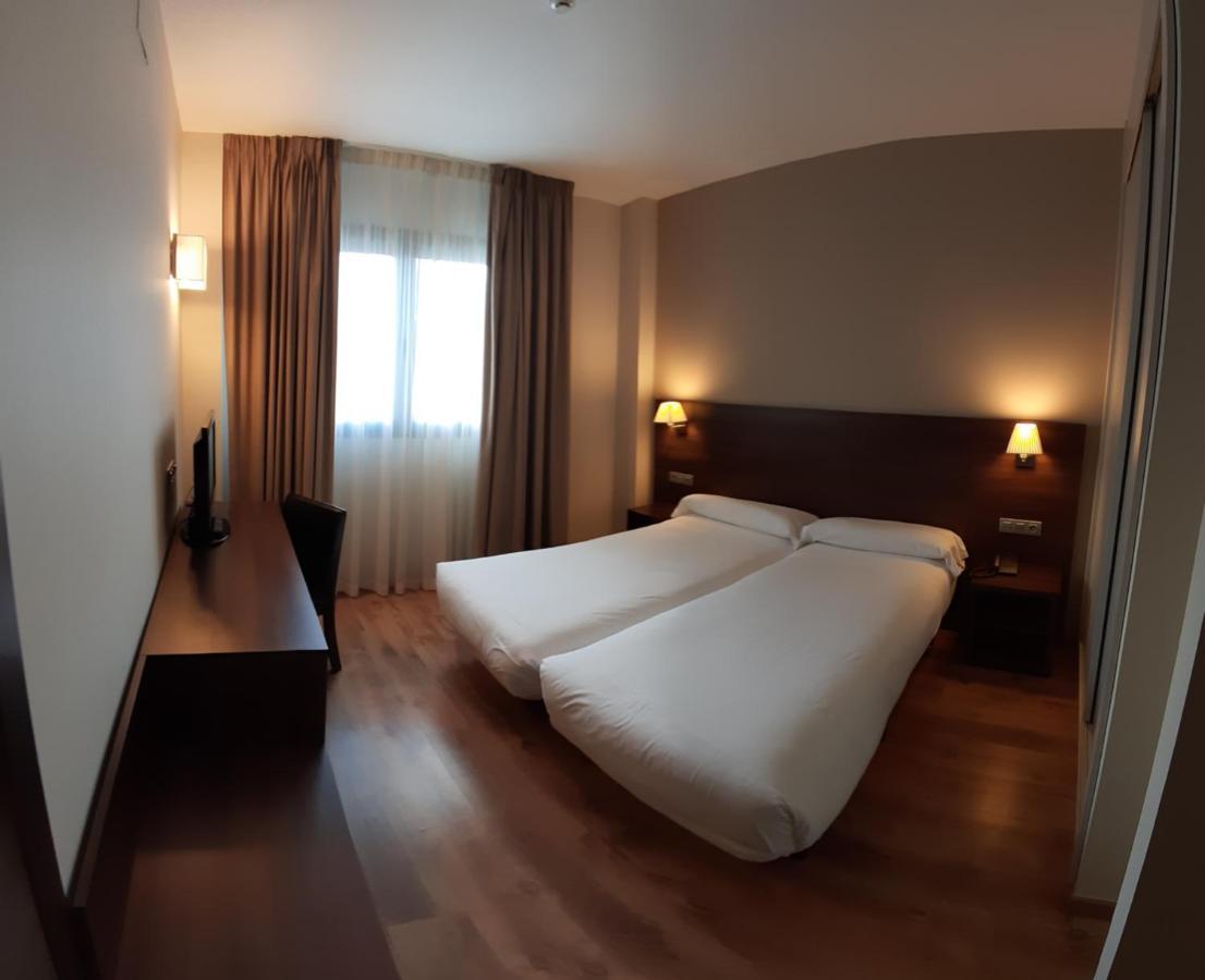 Hotel Pago Del Olivo Simancas Eksteriør billede